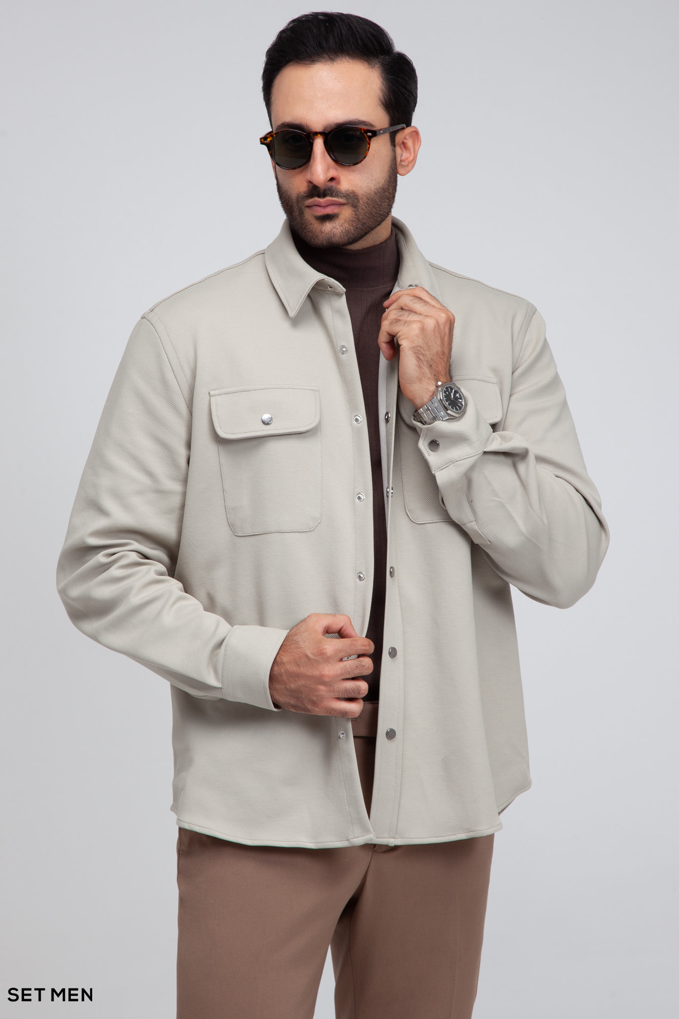 شکت دکمه دار