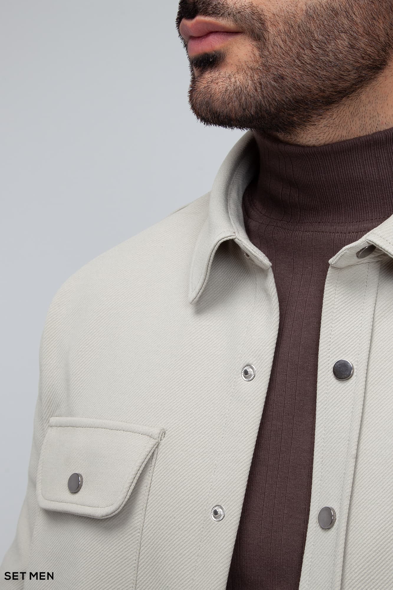 شکت دکمه دار