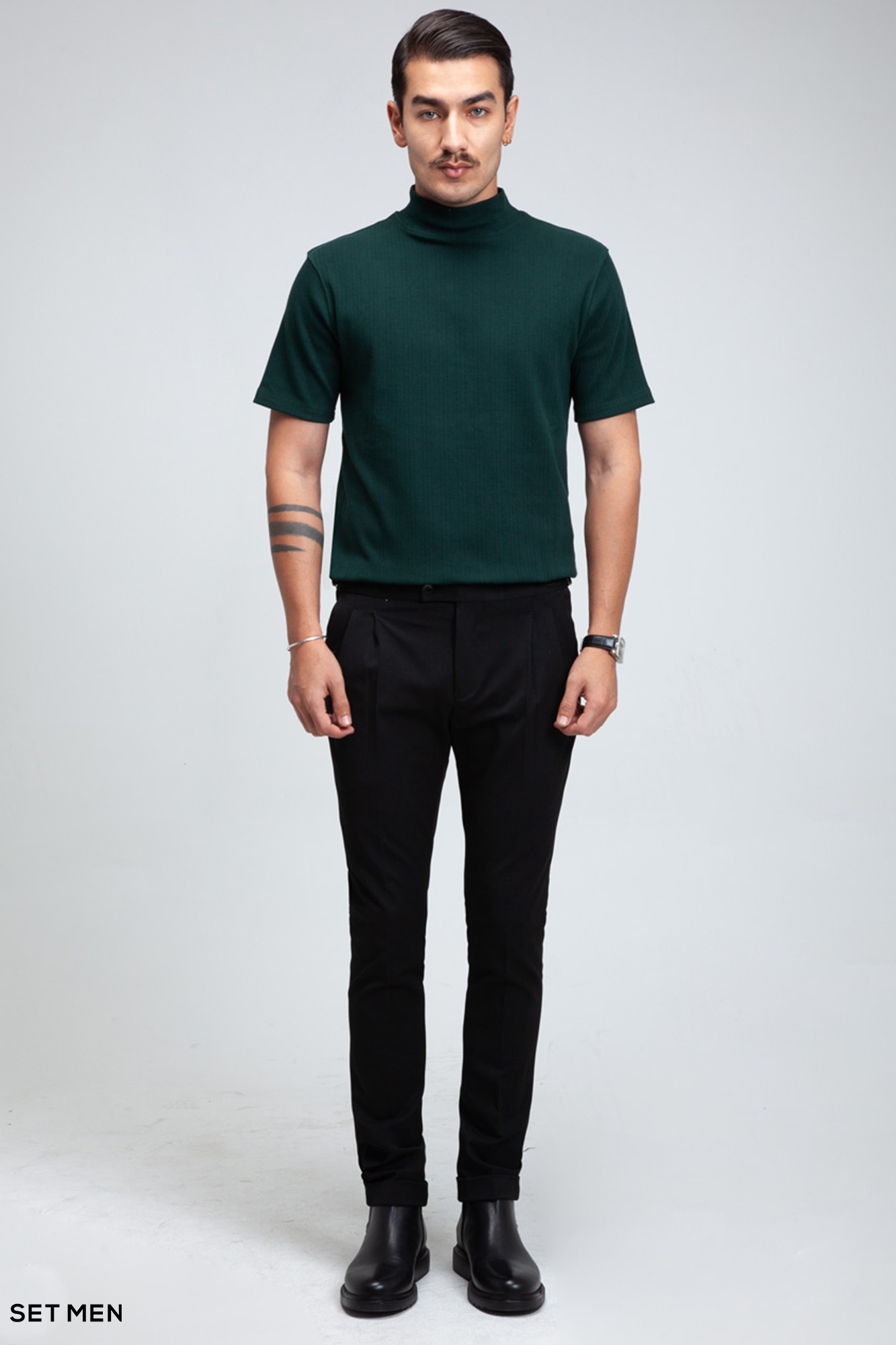 یقه اسکی آستین کوتاه