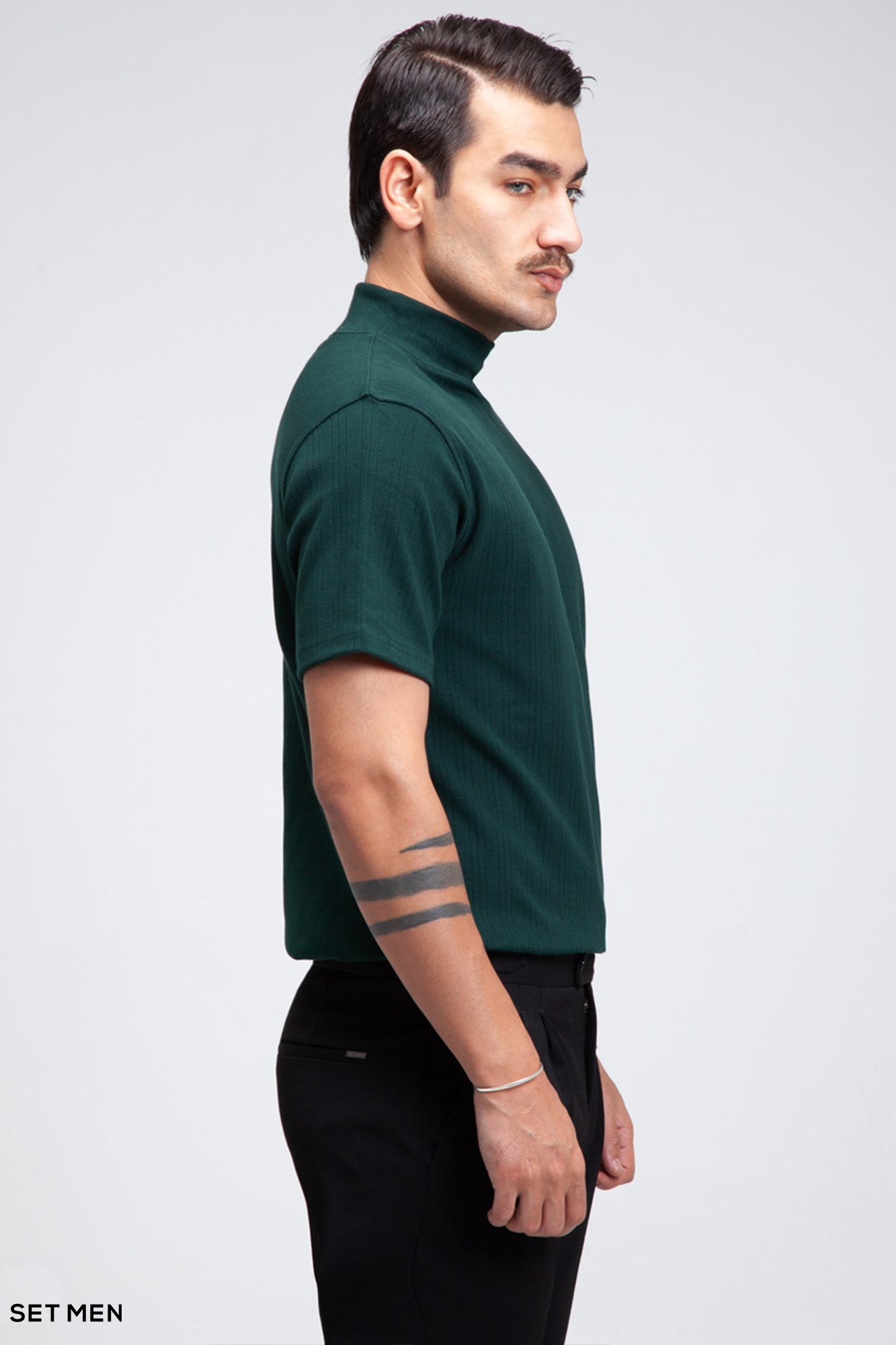 یقه اسکی آستین کوتاه