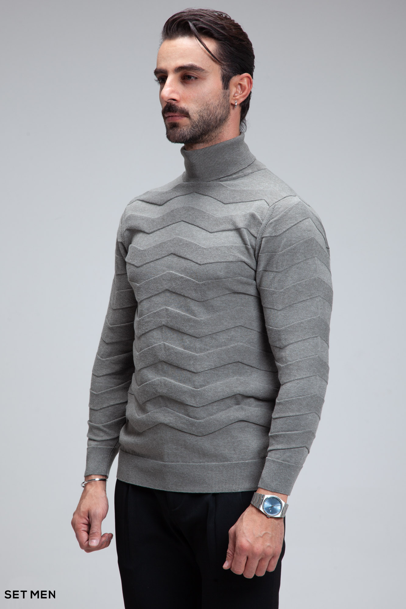 بافت یقه اسکی طرح دار