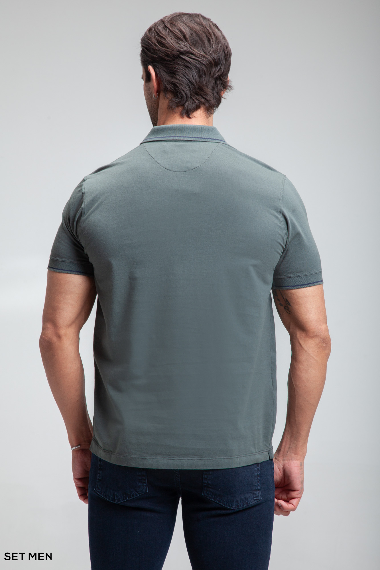 تیشرت یقه دار نیم زیپ