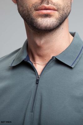 تیشرت یقه دار نیم زیپ