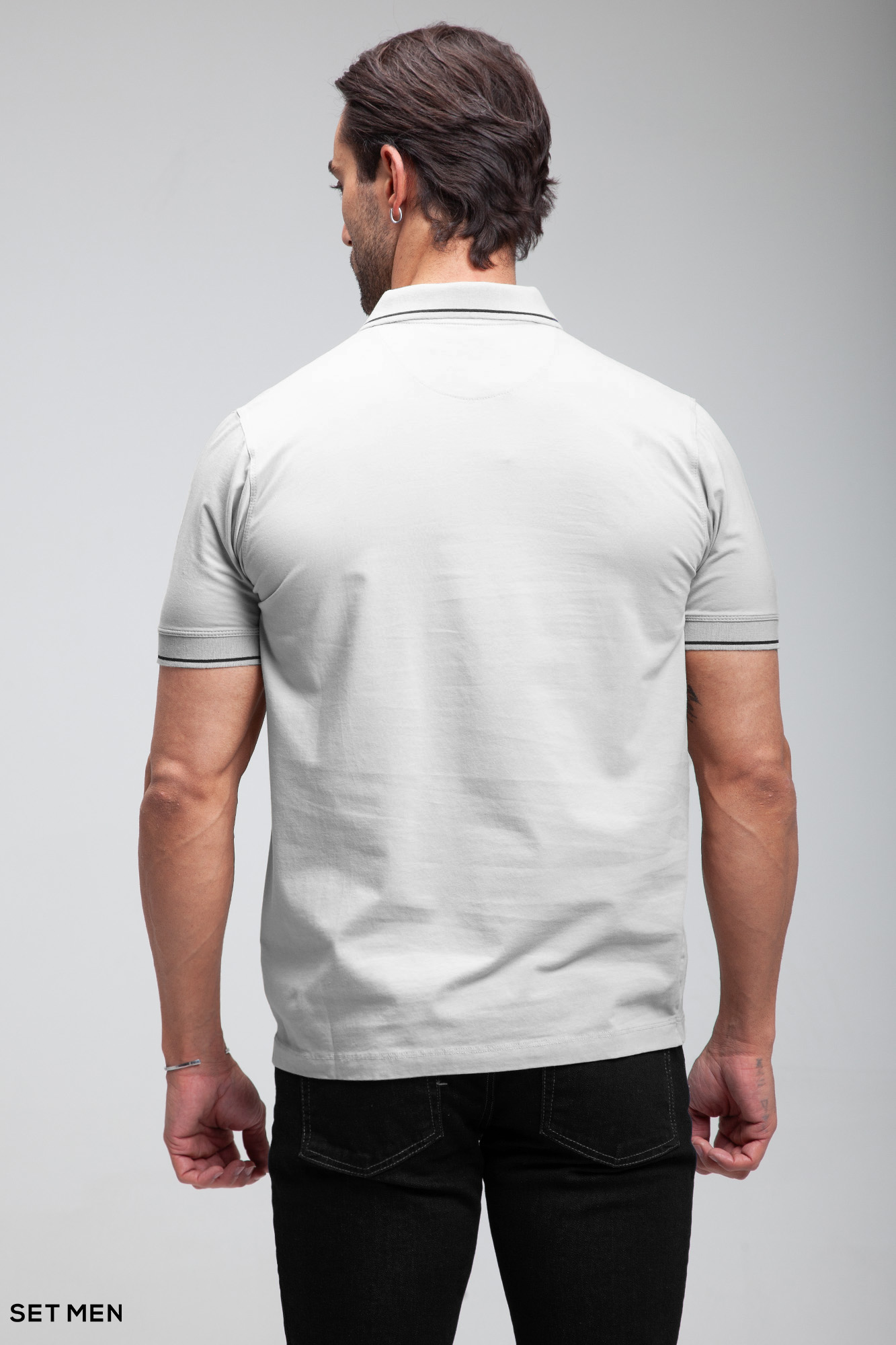 تیشرت یقه دار نیم زیپ