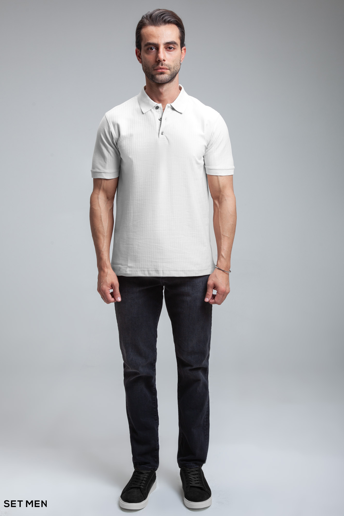 تیشرت یقه دارجناغی