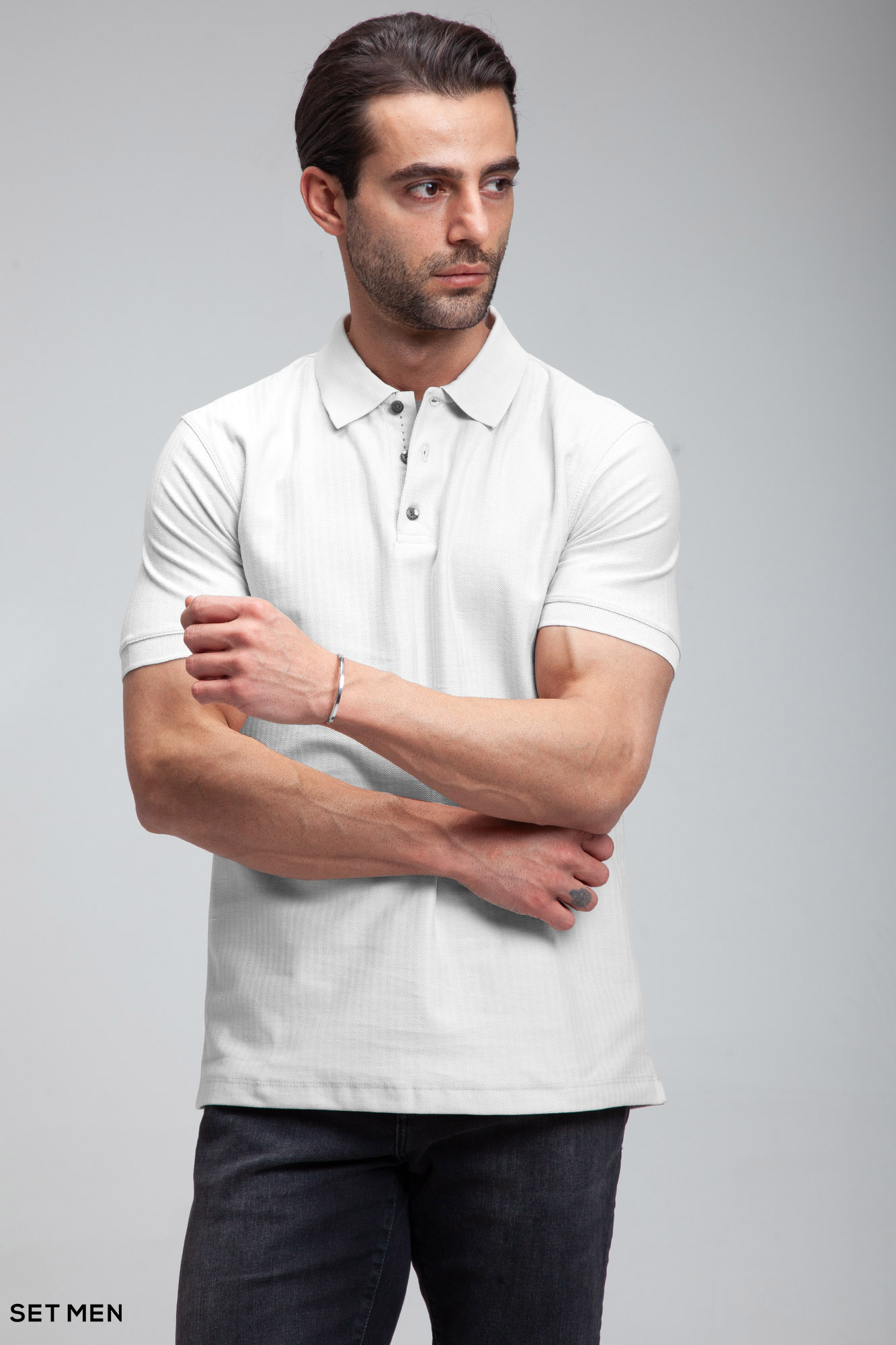 تیشرت یقه دارجناغی