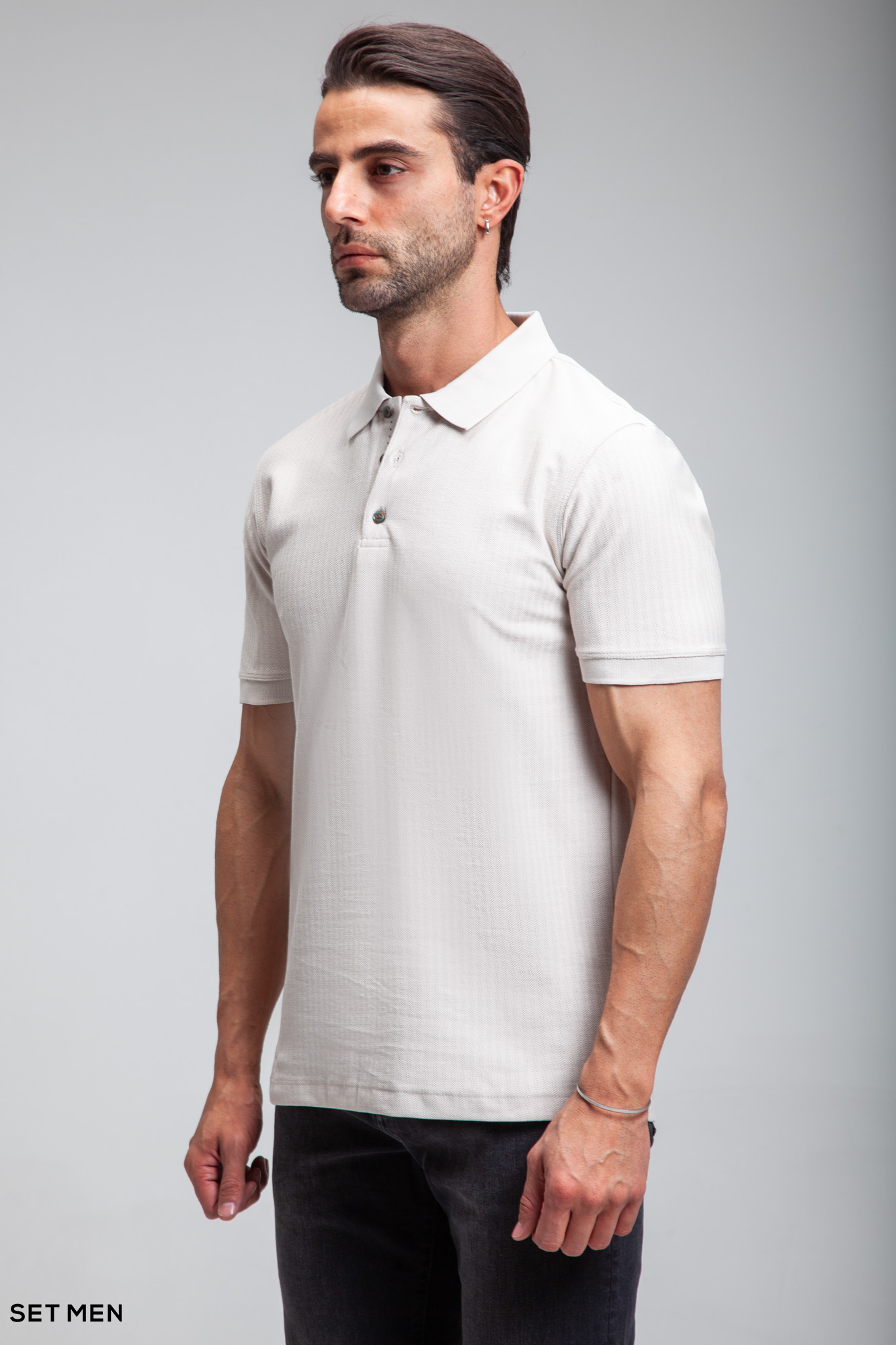 تیشرت یقه دارجناغی