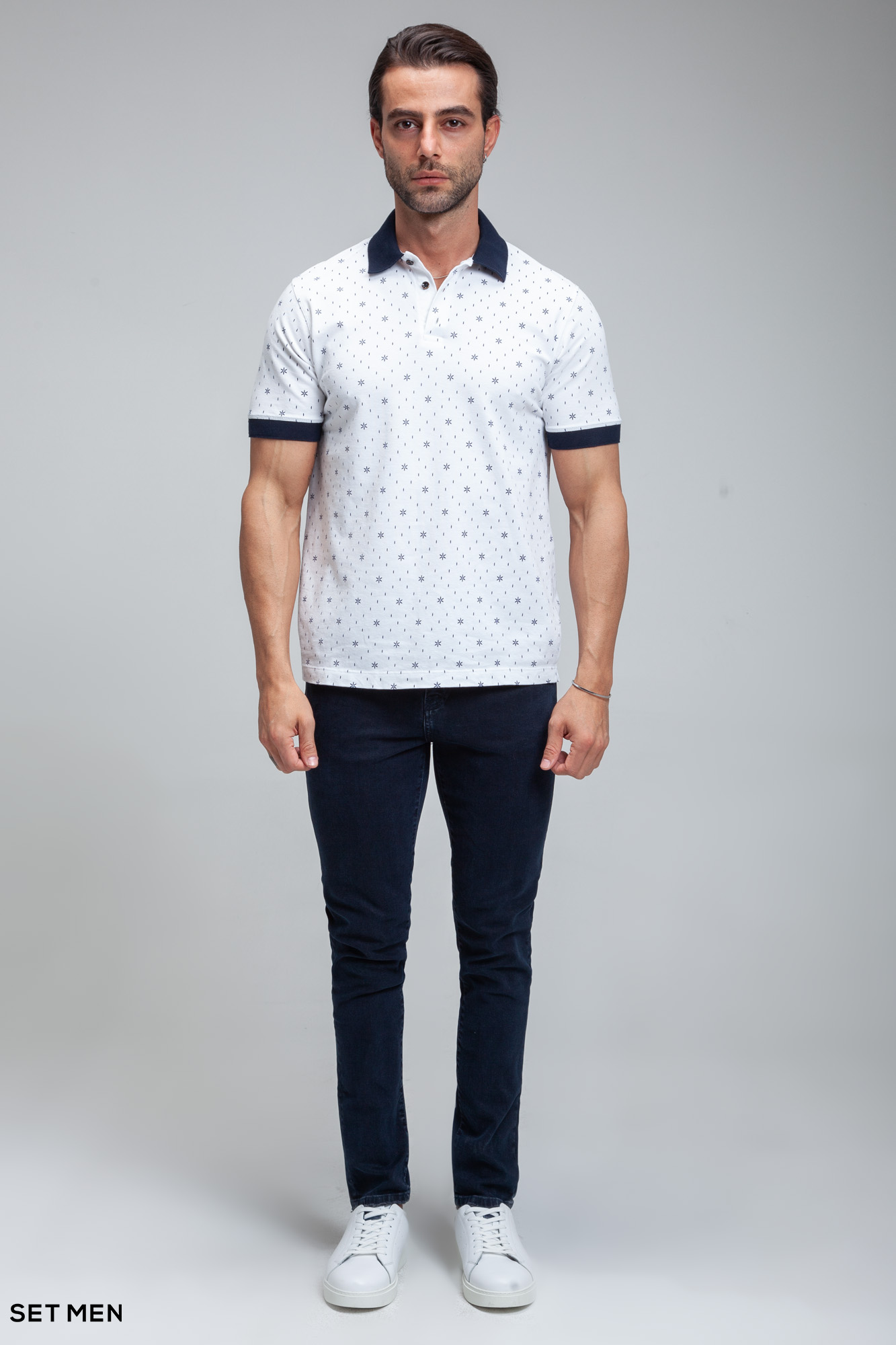 تیشرت یقه دارطرح دار