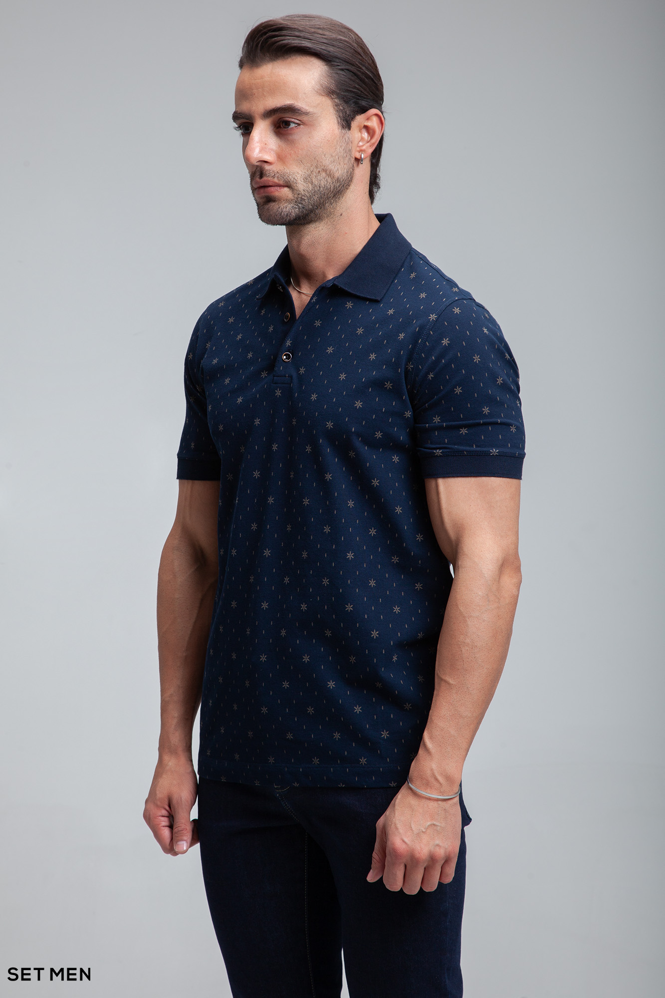 تیشرت یقه دارطرح دار