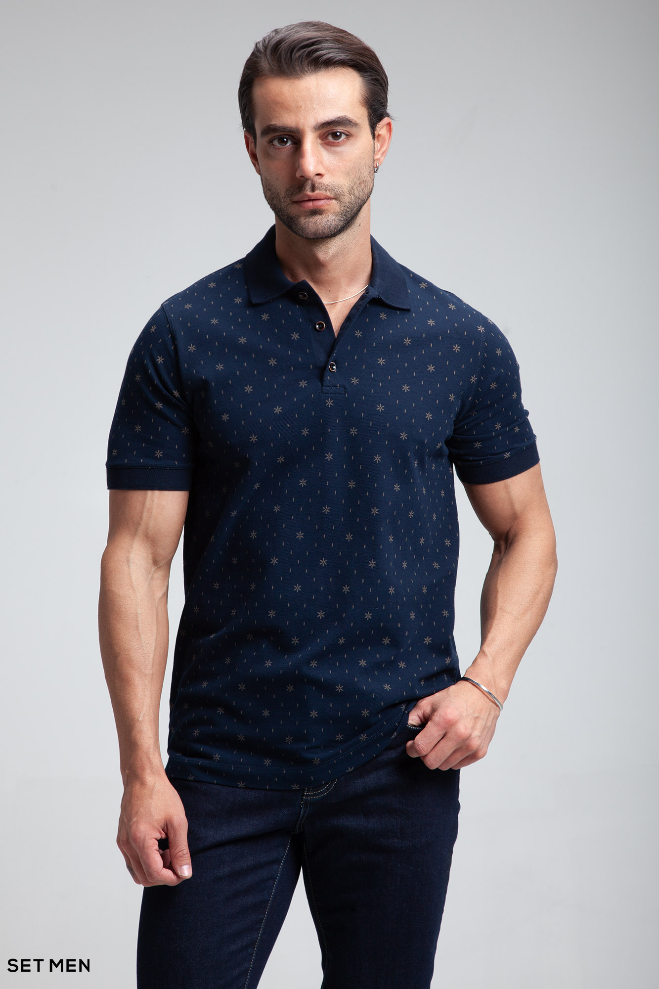 تیشرت یقه دارطرح دار