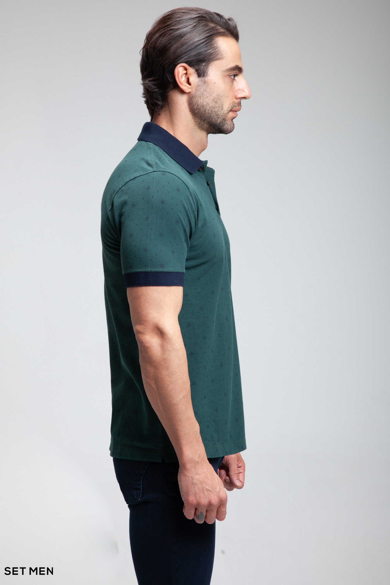 تیشرت یقه دارطرح دار