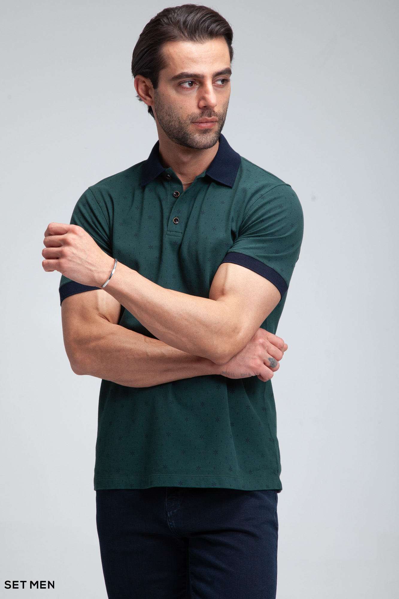 تیشرت یقه دارطرح دار