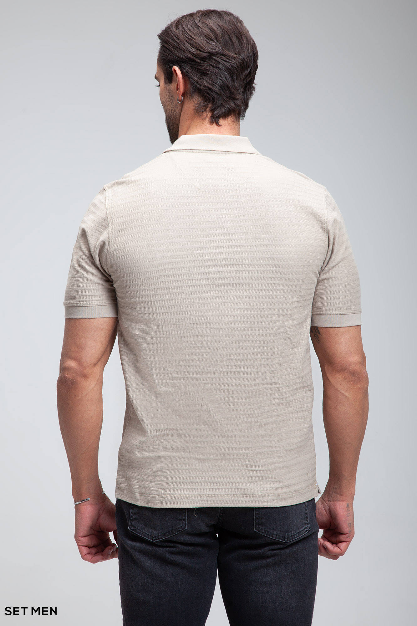 تیشرت یقه دارنیم زیپ بافت