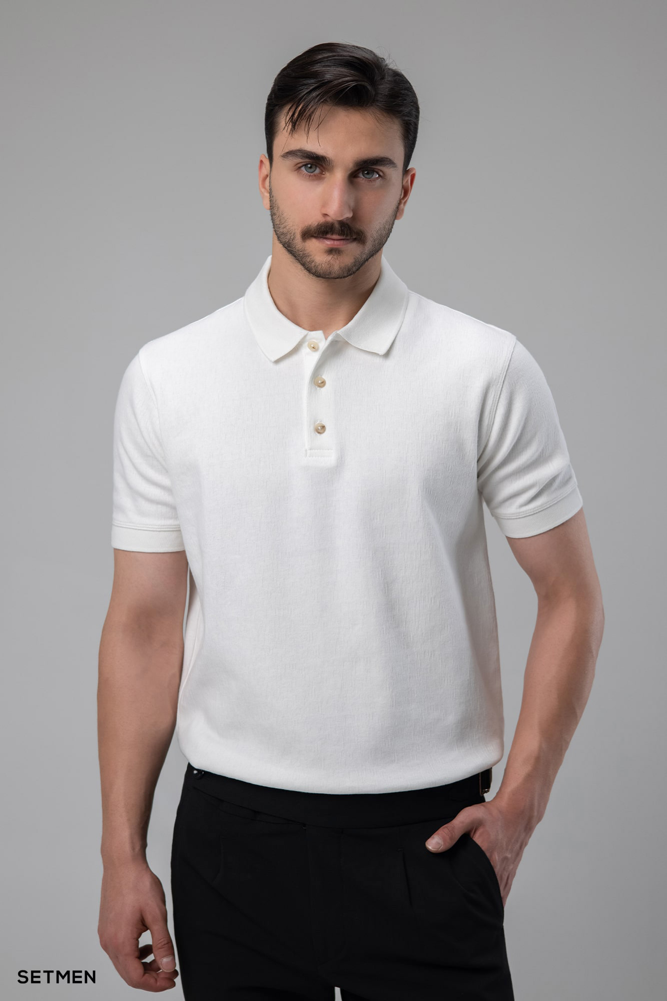 تیشرت یقه دار ژاکارد کلاسیک