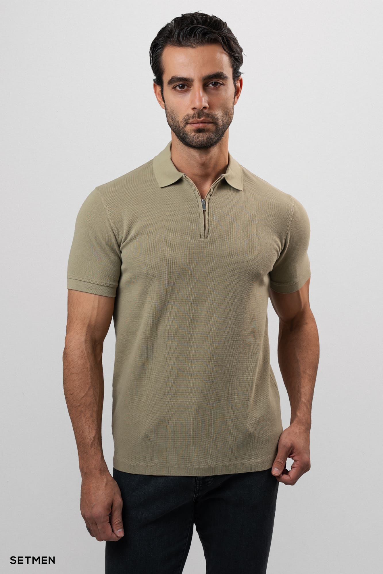 تیشرت یقه نیم زیپ سوزنی ساده