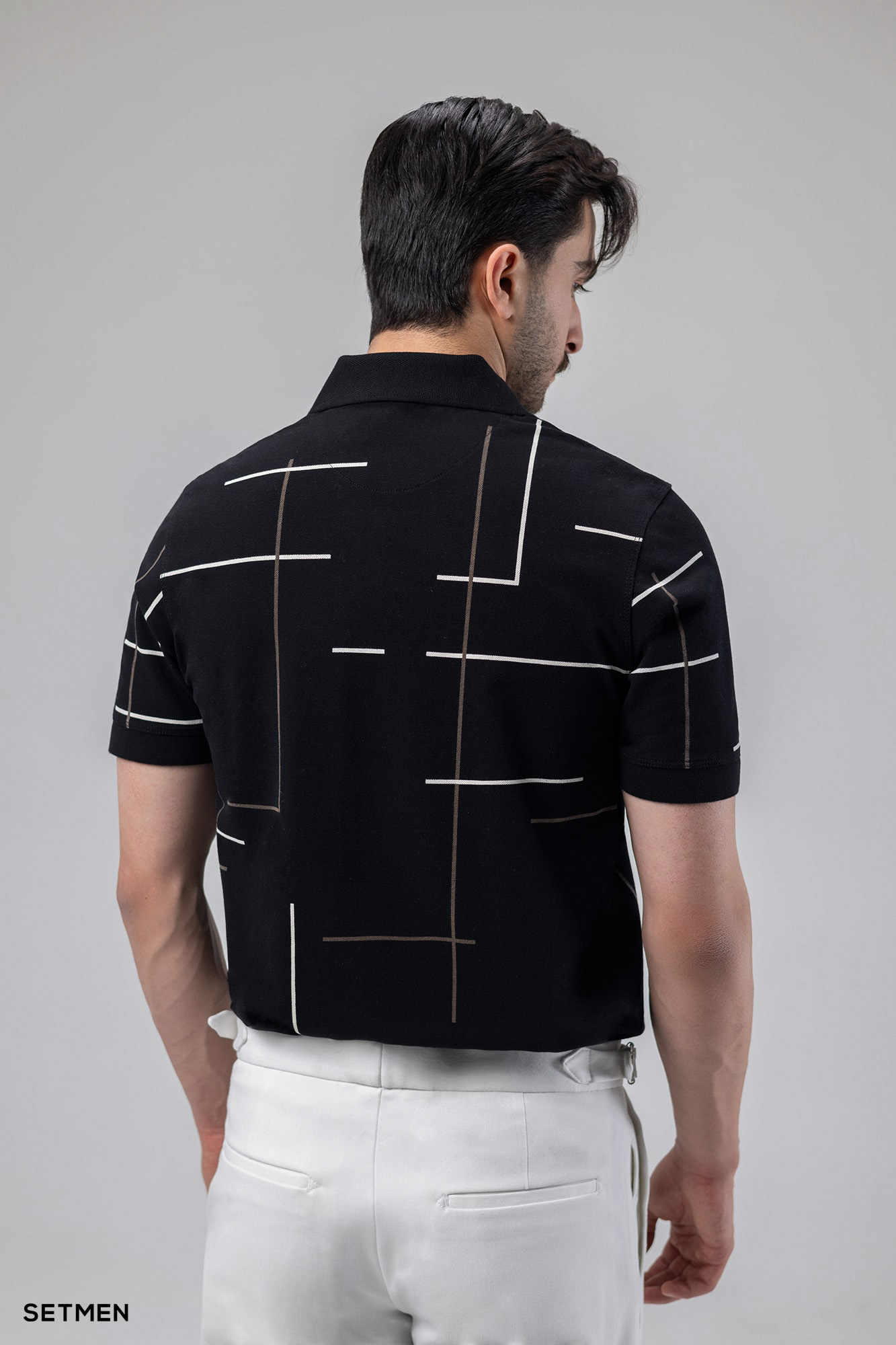 تیشرت جودون سه دکمه طرح دار