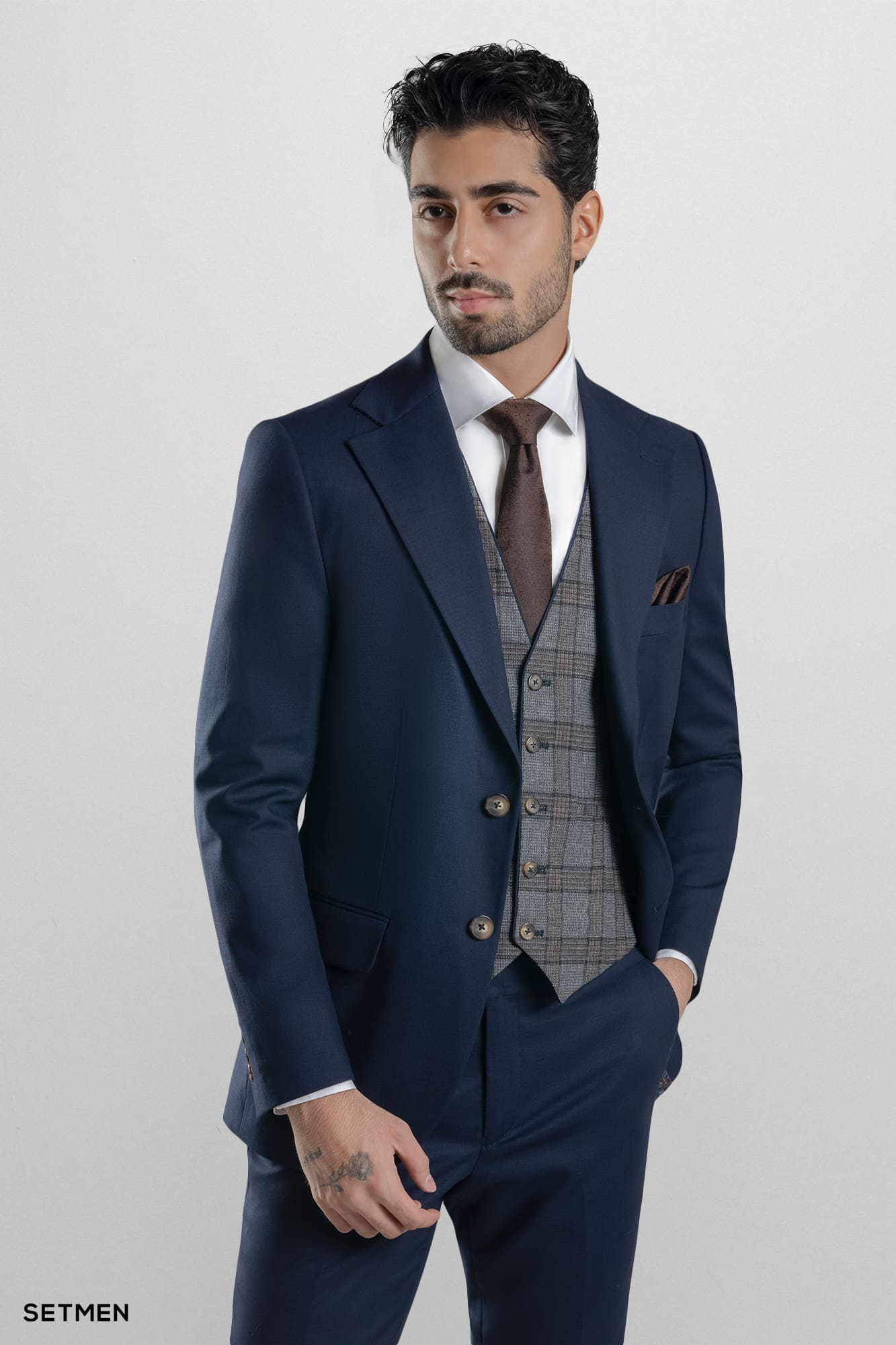 کت و شلوار مردانه سه تکه یقه انگلیسی ژیله دورو