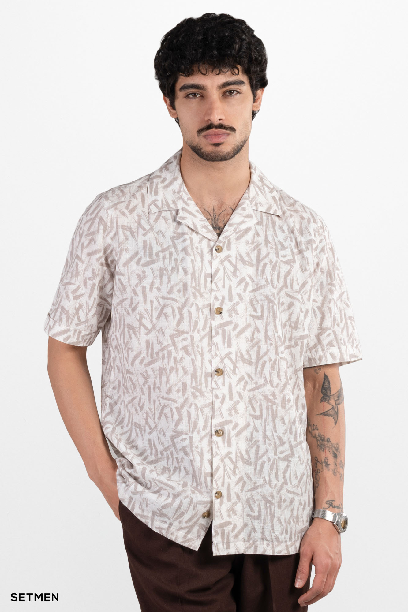 پیراهن مردانه آستین کوتاه یقه انگلیسی هاوایی