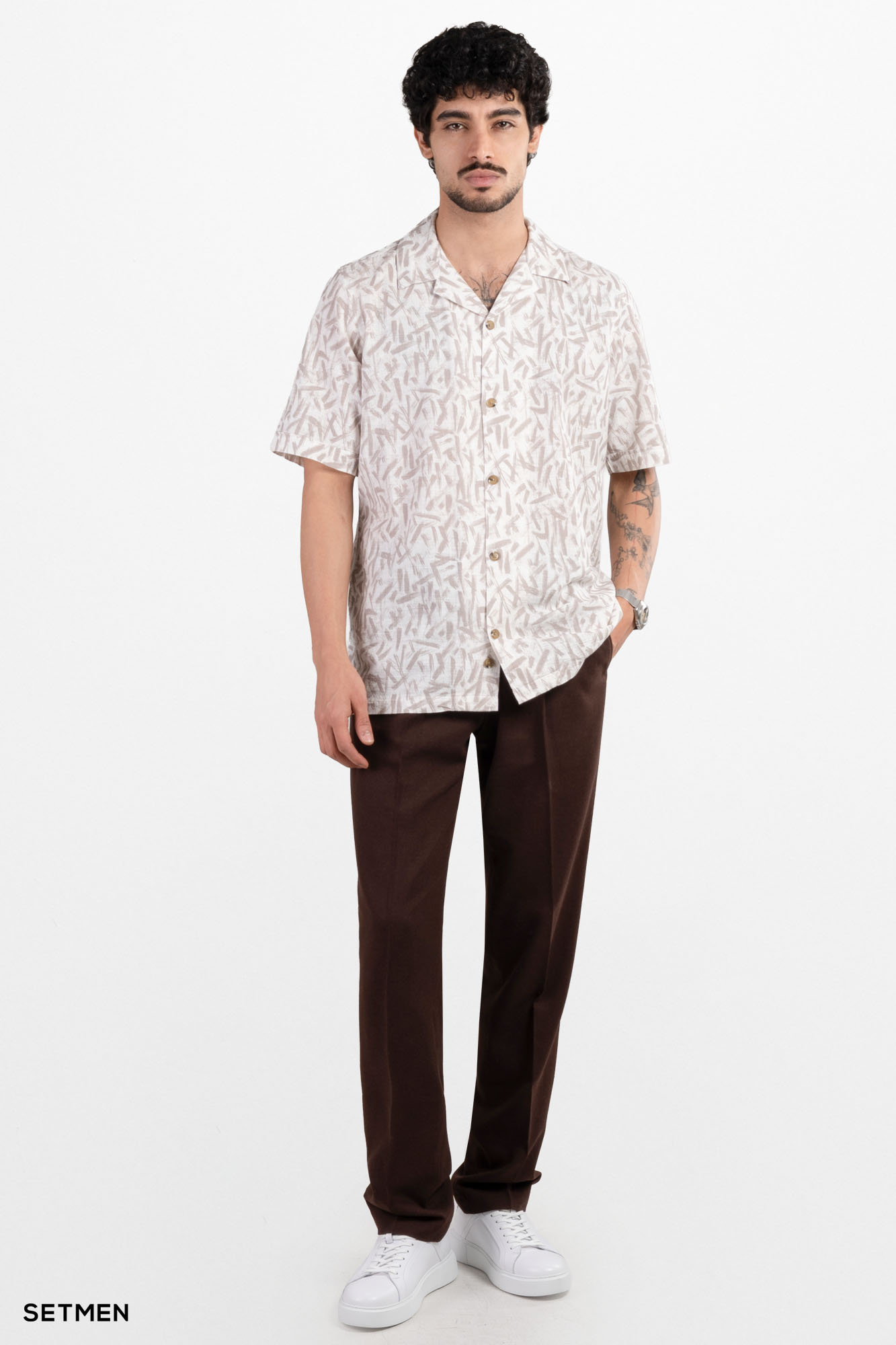 پیراهن مردانه آستین کوتاه یقه انگلیسی هاوایی