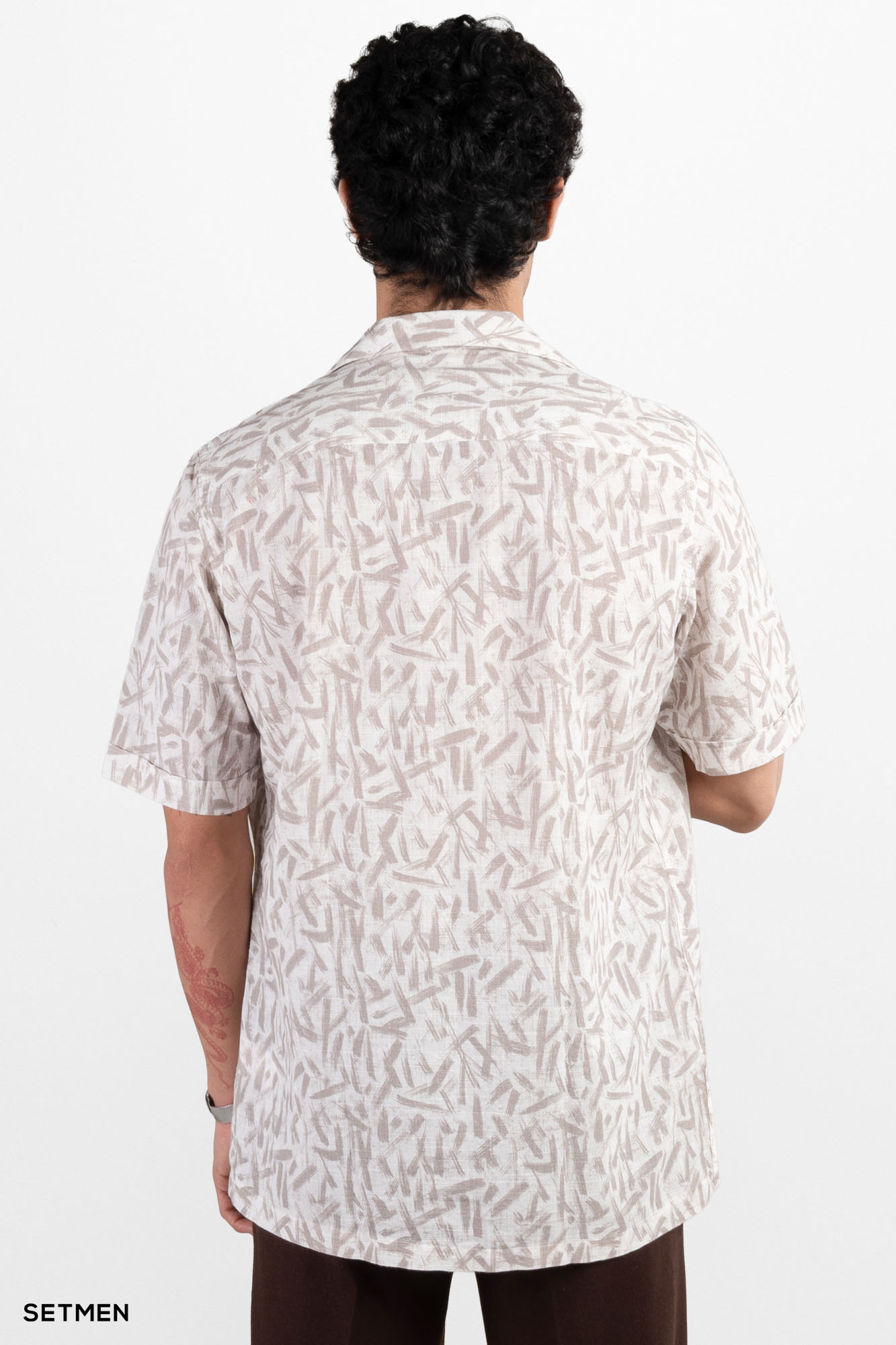 پیراهن مردانه آستین کوتاه یقه انگلیسی هاوایی